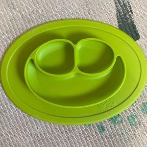 The Mini Mat by EZPZ / silicon baby plate